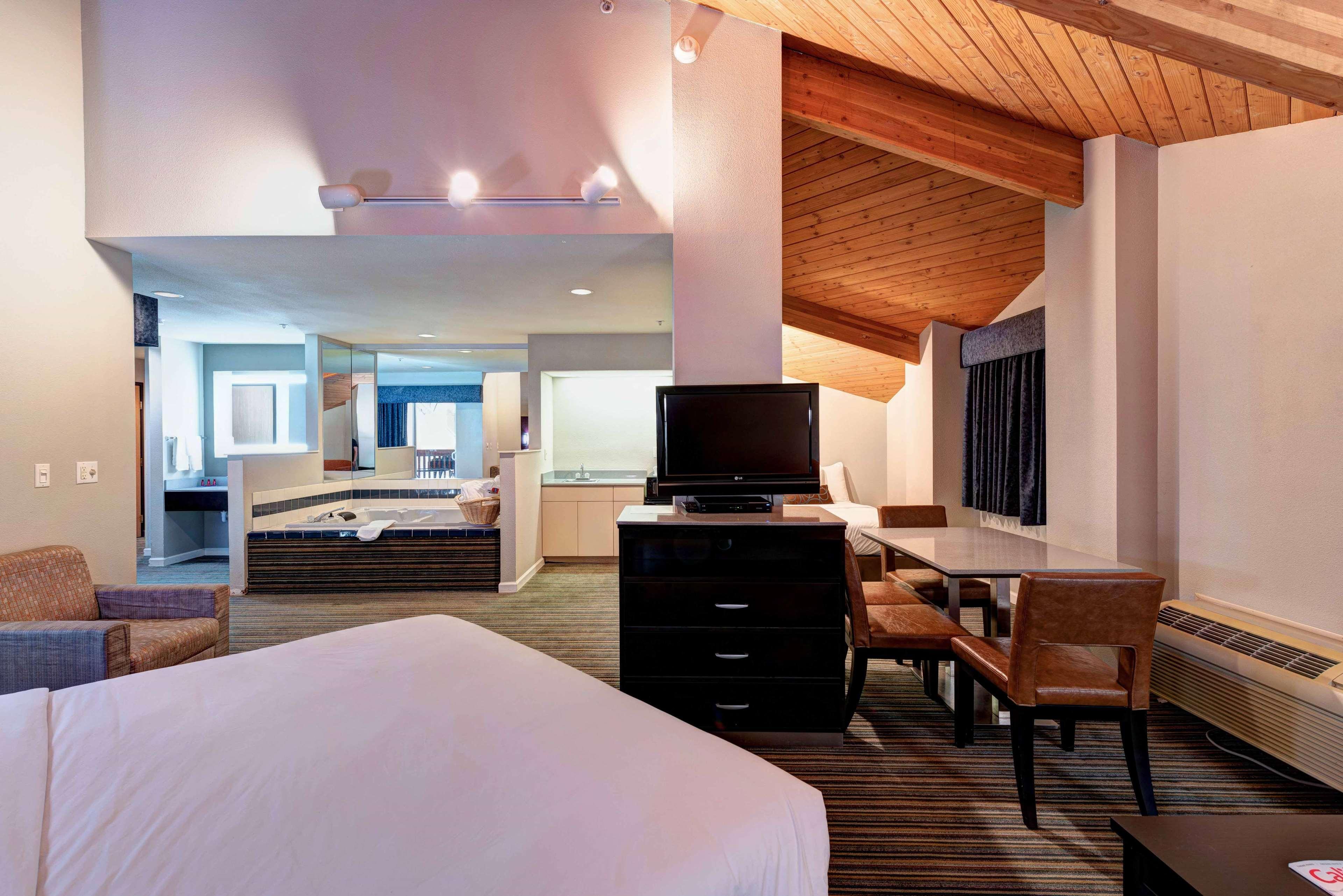 SureStay Plus Hotel by Best Western Redding Exterior foto